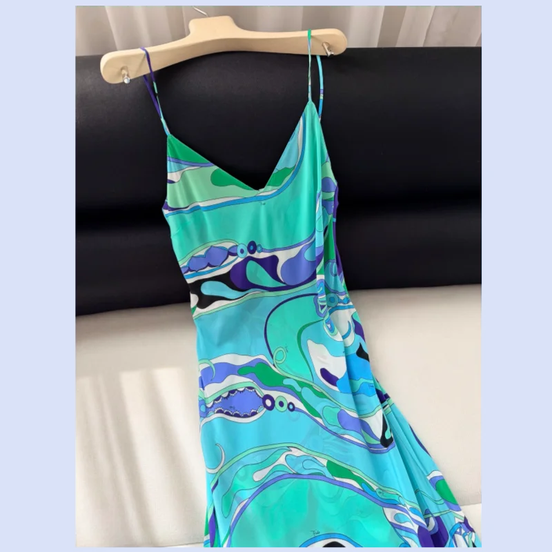 26 year spring/summer 100% silk crepe V-neck printed lightweight and elegant dress