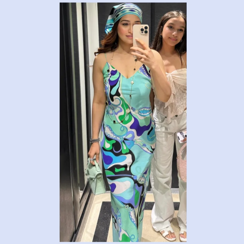 26 year spring/summer 100% silk crepe V-neck printed lightweight and elegant dress
