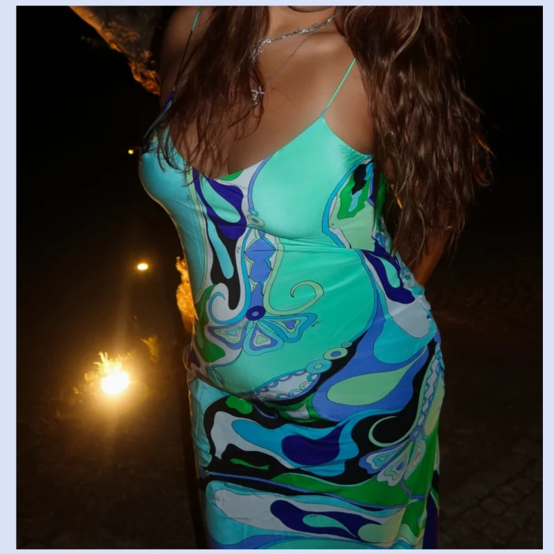 26 year spring/summer 100% silk crepe V-neck printed lightweight and elegant dress